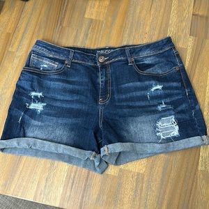 Maurice’s Distressed Denim Shorts Size 12/14